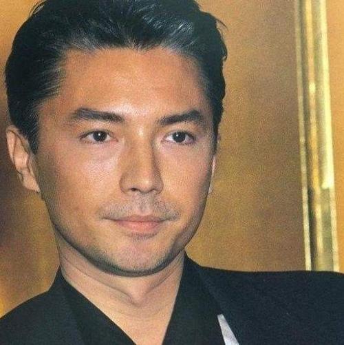 尊龙凯时官网中级技巧：如何利用概率选庄还是选闲？，尊龙实业